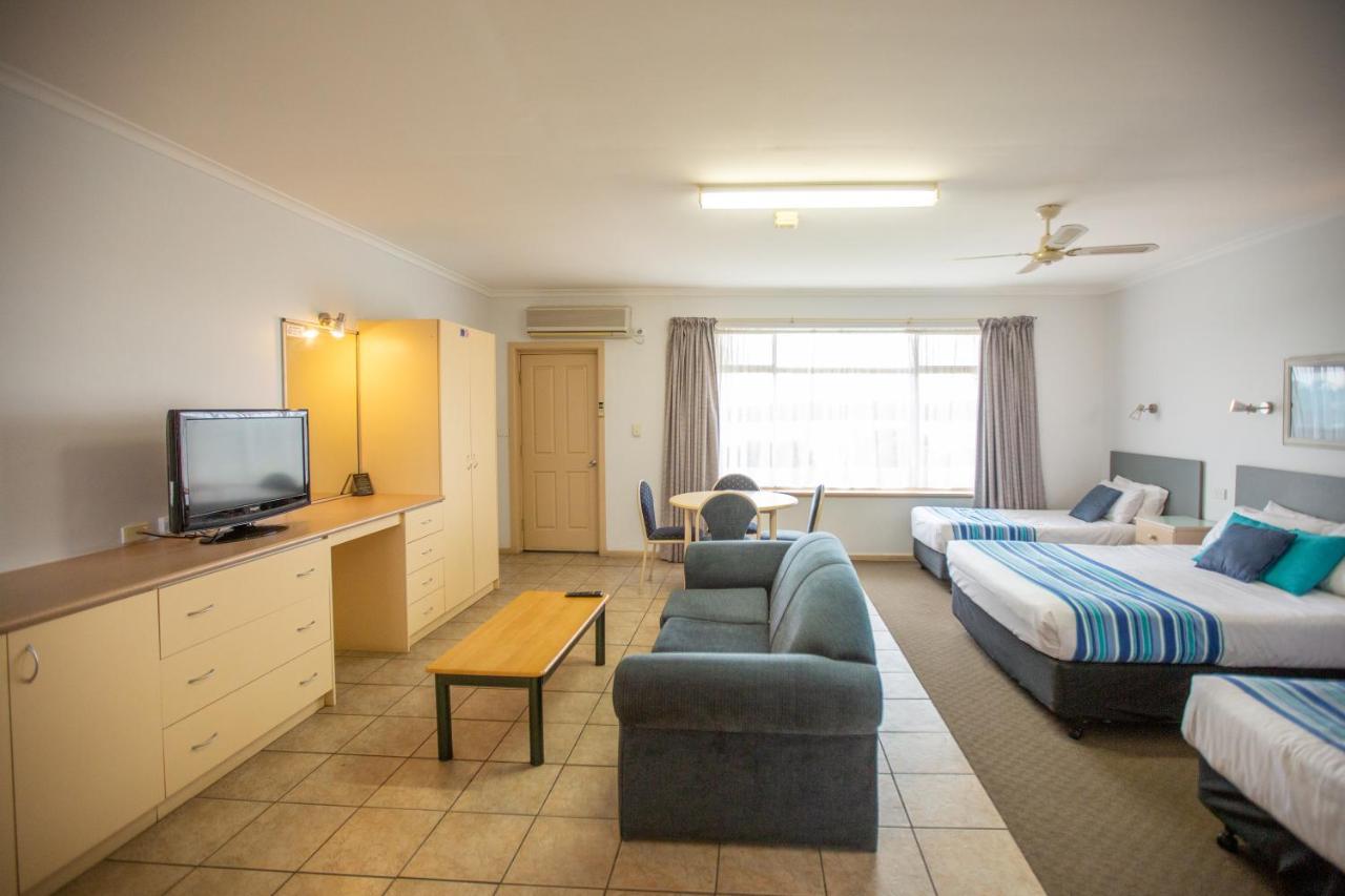 Lakeview Motel And Apartments Роуб Екстериор снимка