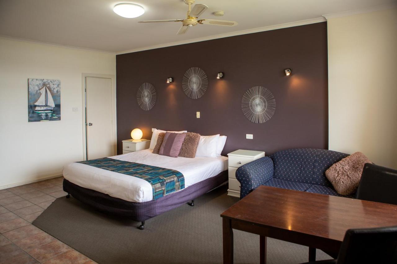Lakeview Motel And Apartments Роуб Екстериор снимка