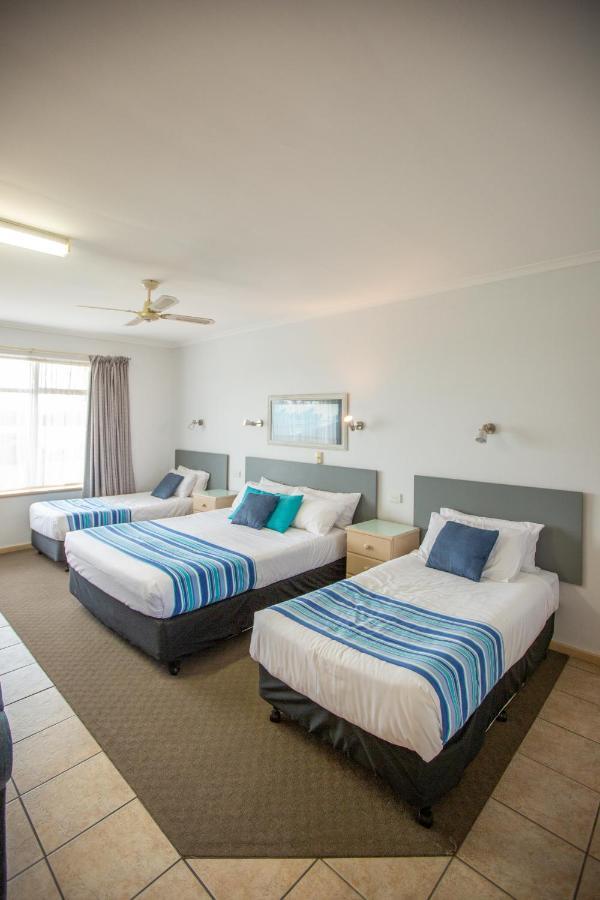 Lakeview Motel And Apartments Роуб Екстериор снимка