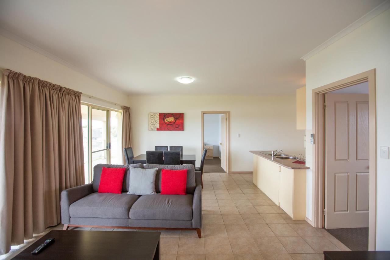 Lakeview Motel And Apartments Роуб Екстериор снимка