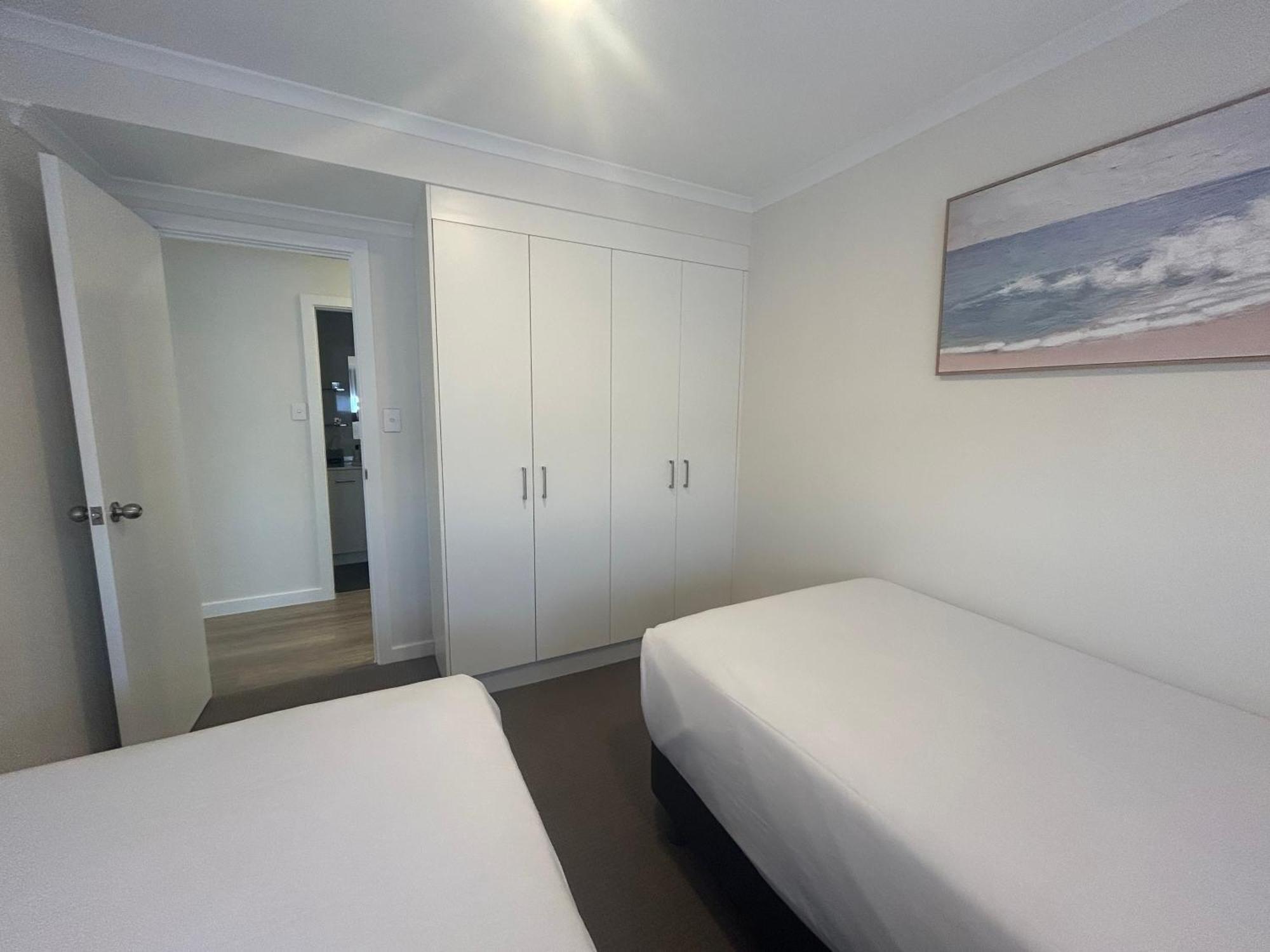 Lakeview Motel And Apartments Роуб Екстериор снимка