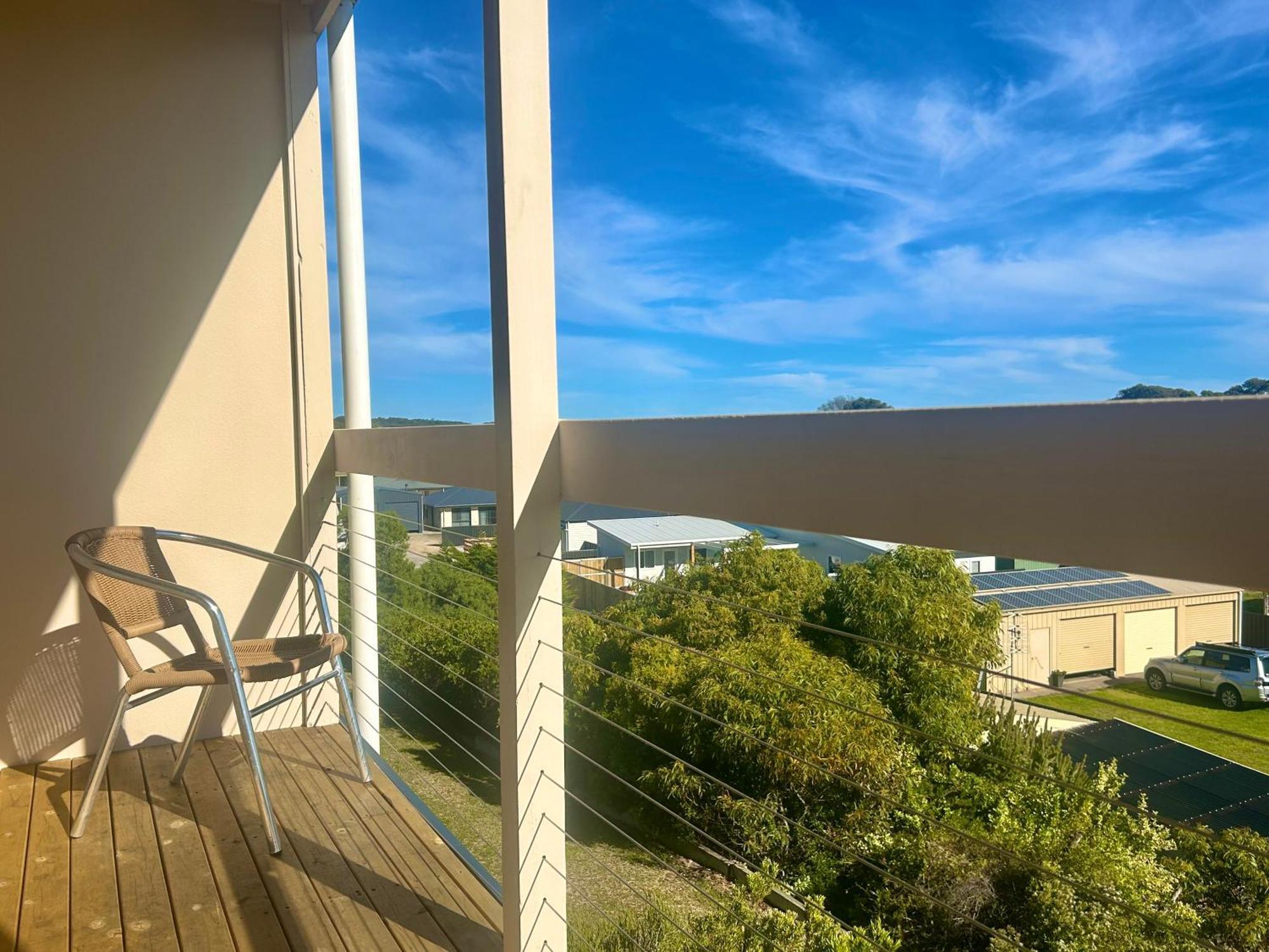 Lakeview Motel And Apartments Роуб Екстериор снимка