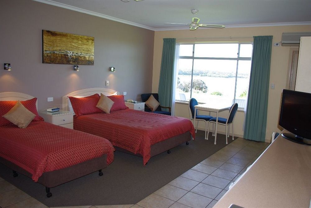 Lakeview Motel And Apartments Роуб Екстериор снимка