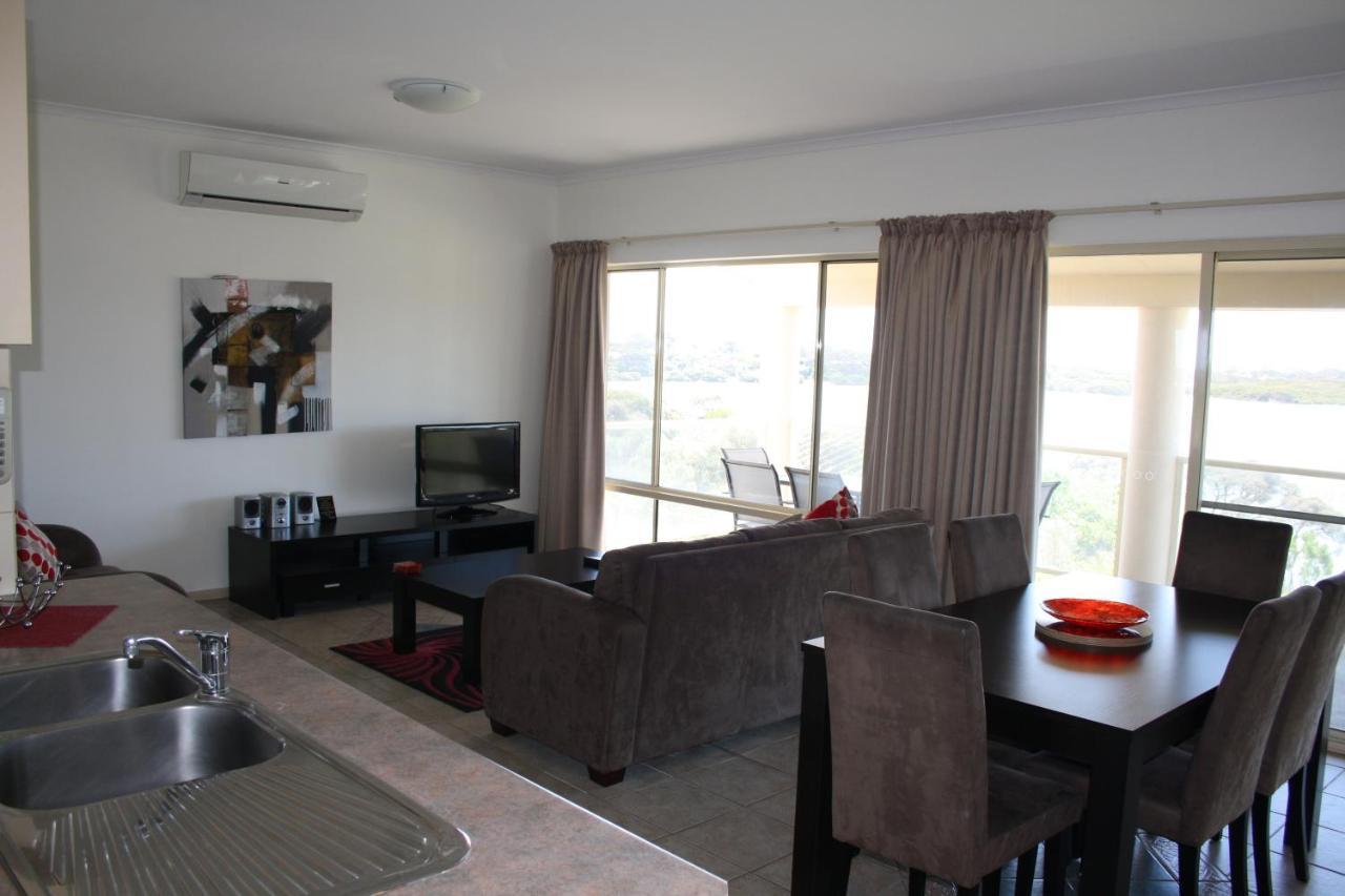 Lakeview Motel And Apartments Роуб Екстериор снимка