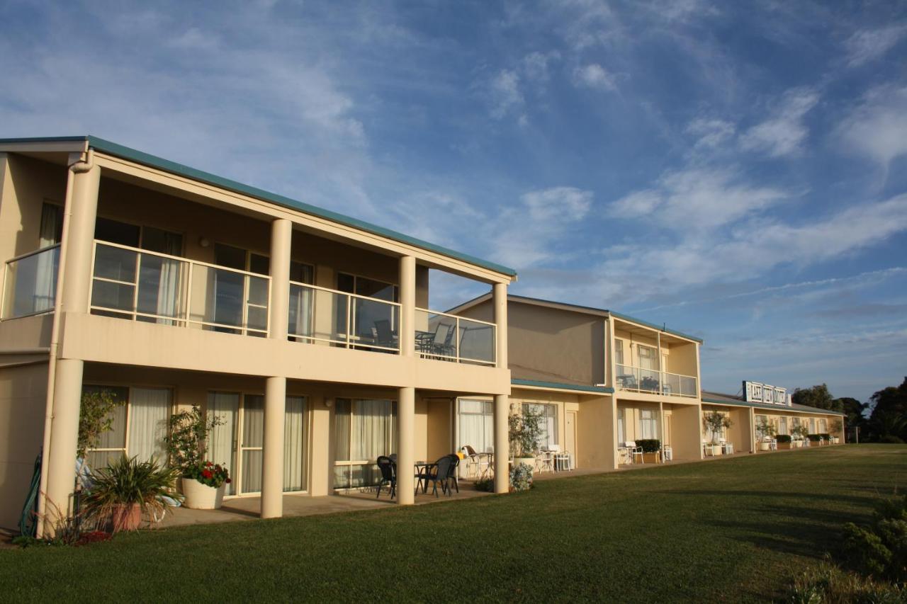Lakeview Motel And Apartments Роуб Екстериор снимка